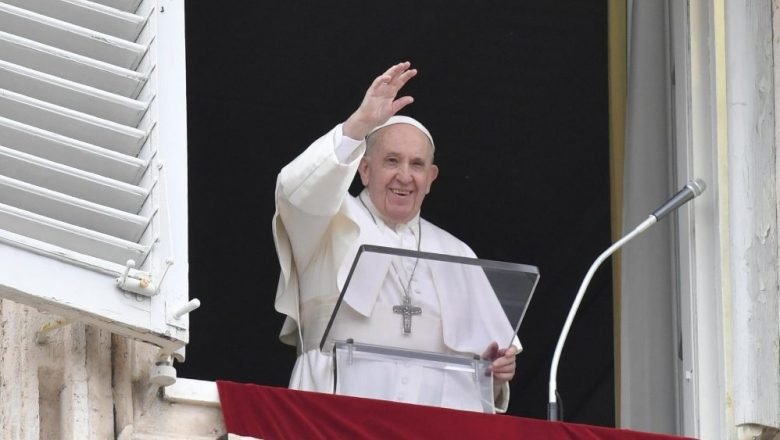 O Papa: a Eucaristia não é o prêmio dos santos, mas o pão dos pecadores