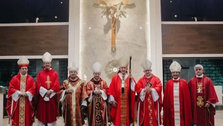 DOM JOSÉ ANTÔNIO, ARCEBISPO DE FORTALEZA, CELEBRA 30 ANOS DE ORDENAÇÃO EPISCOPAL