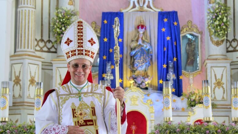 DOM JOSÉ LUIZ GOMES DE VASCONCELOS CELEBRA 32 ANOS DE ORDENAÇÃO SACERDOTAL