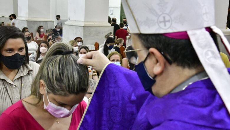 Quarta-Feira de Cinzas é celebrada solenemente na SÉ Catedral de Sobral por Dom Vasconcelos