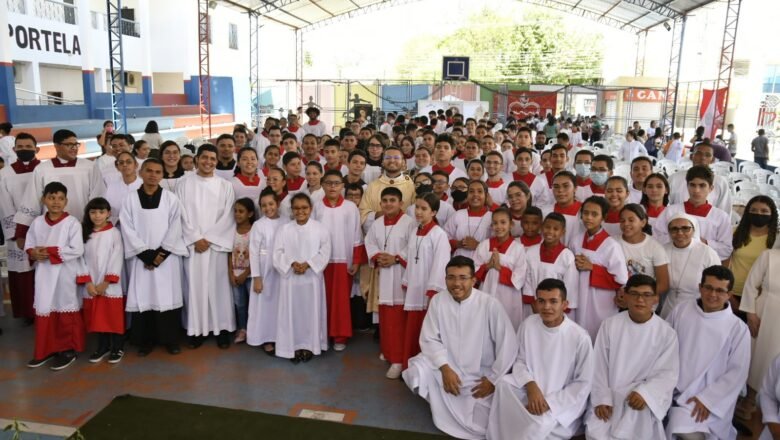Coroinhas participam de primeiro encontro diocesano em Sobral