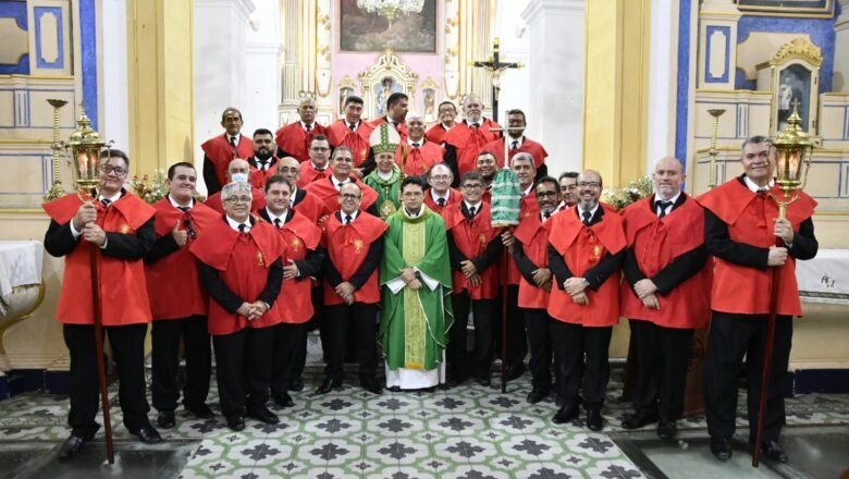 Irmandade do Santíssimo Sacramento de Sobral acolhe novos membros