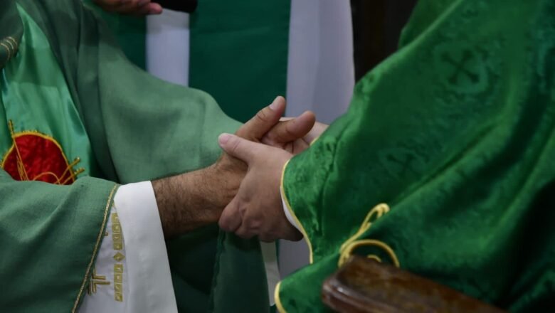 Em Aracatiaçu, Padre Antônio José é empossado como novo administrador paroquial