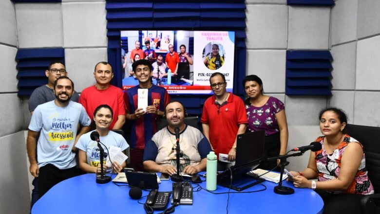 Padre Assis recebe alunos do CEFAS no Programa Vida e Missão na Rádio Educadora