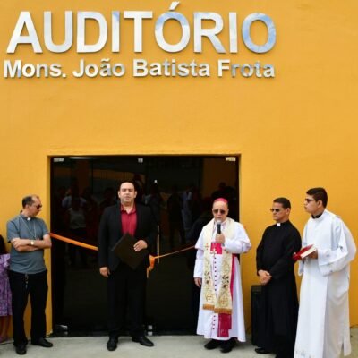 Em Jaibaras, auditório é inaugurado em homenagem ao Monsenhor João Batista Frota