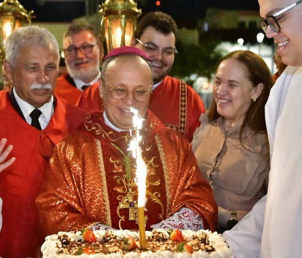 Dom José Luiz Gomes de Vasconcelos comemora seu Aniversário de Ordenação Episcopal