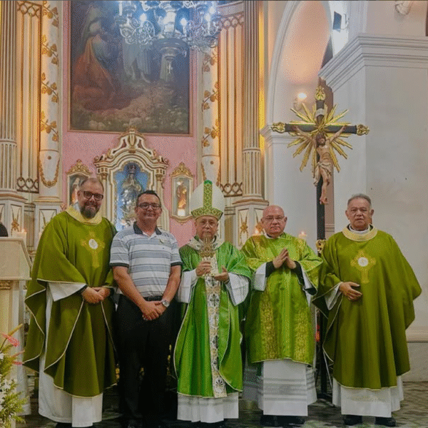 Catedral da Sé acolhe relíquia de São Pio de Pietrelcina em tarde de fé e devoção