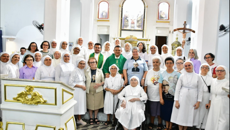 Romaria reúne fiéis em homenagem ao Servo de Deus Monsenhor Arnóbio, em Sobral